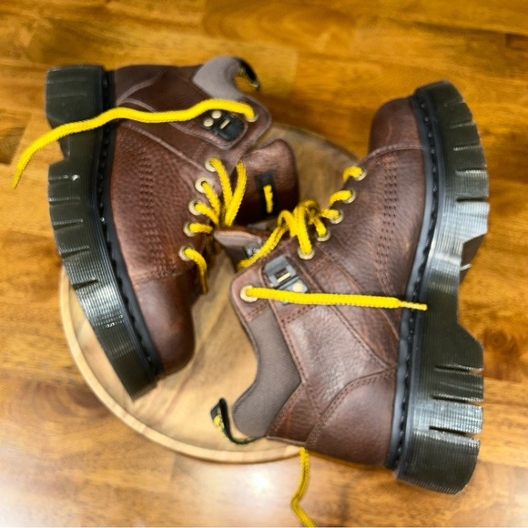 Dr. Martens Woodard Grizzly Women’s 8 Dark Brown Ankle Boots NWOT - Picture 13 of 16